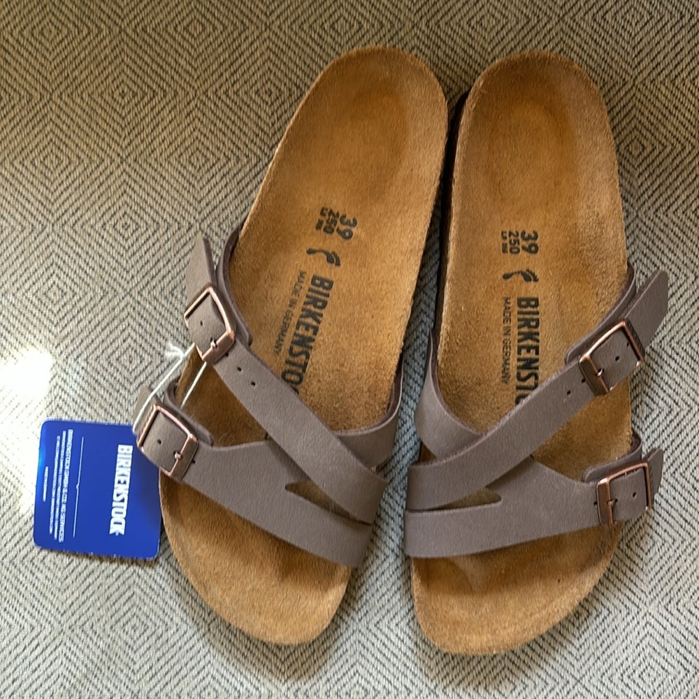 Birkenstock Yao Balance Mocha Narrow size 39 - 8.0 new in box brown sandals